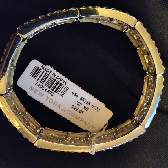Two sparkly NY&Co bracelets - Picture 4 of 6